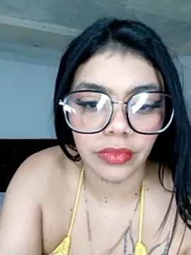 Snapshot of luxuryluna chatting on June 2026 01:50:02 AM luxuryluna online show from June 2026 01:50:02 AM
