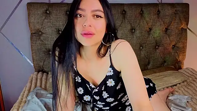 Snapshot of liisa_thompson_ chatting on June 2026 02:05:02 PM liisa thompson online show from June 2026 02:05:02 PM