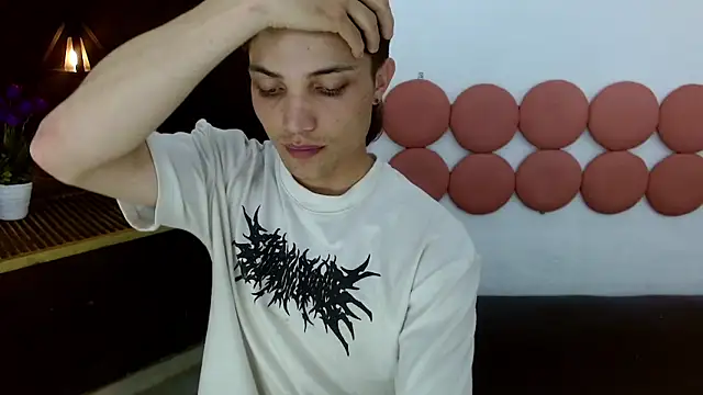 MaxxLouis online show from May 2026 07:23:02 PM