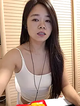 yueyue 99 online show from May 2026 03:09:01 PM