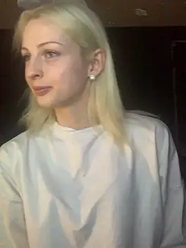 Snapshot of ElsaSnowxox chatting on May 2026 09:42:01 PM ElsaSnowxox online show from May 2026 09:42:01 PM