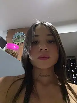 MiaIssaza online show from August 2026 11:50:01 PM
