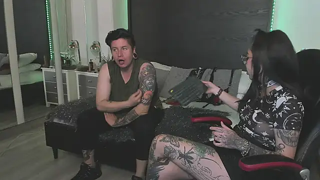 Snapshot of inkedsinners_ chatting on May 2026 12:33:02 PM inkedsinners online show from May 2026 12:33:02 PM