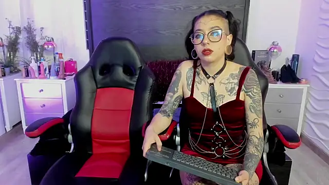 Snapshot of inkedsinners_ chatting on June 2026 04:06:01 PM inkedsinners online show from June 2026 04:06:01 PM