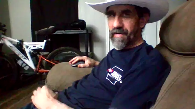 Snapshot of old_Domino chatting on May 2026 11:48:02 AM old Domino online show from May 2026 11:48:02 AM