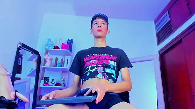 Snapshot of my_temptation_Dante_hot chatting on May 2026 08:16:01 PM my temptation Dante hot online show from May 2026 08:16:01 PM
