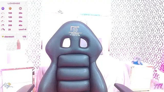 Snapshot of fiory_tay chatting on May 2026 07:00:02 PM fiory tay online show from May 2026 07:00:02 PM