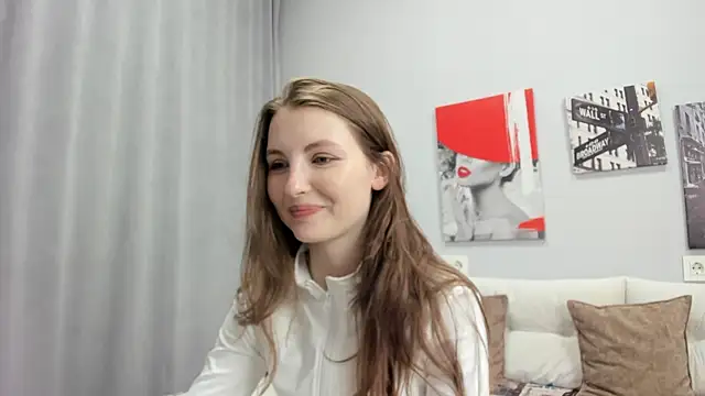 Snapshot of Shyly__Lisa chatting on May 2026 01:35:02 AM Shyly Lisa online show from May 2026 01:35:02 AM