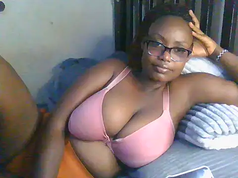 Snapshot of Sexy-Mish chatting on May 2026 07:08:01 PM Sexy-Mish online show from May 2026 07:08:01 PM