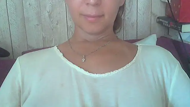 Snapshot of Bella--White chatting on July 2026 10:32:02 AM Bella--White online show from July 2026 10:32:02 AM