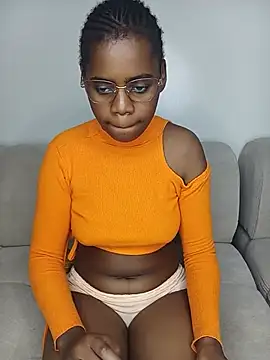 Snapshot of softglamqueen chatting on June 2026 04:31:01 AM softglamqueen online show from June 2026 04:31:01 AM
