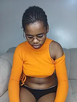 Snapshot of softglamqueen chatting on June 2026 03:29:02 AM softglamqueen online show from June 2026 03:29:02 AM