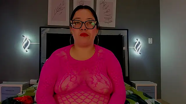 zoe curvyy online show from June 2026 12:15:02 PM
