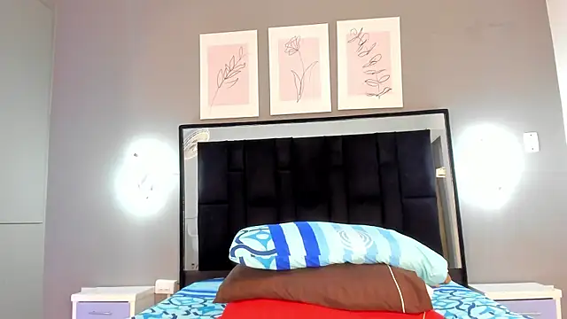 zoe curvyy online show from July 2026 12:11:02 PM