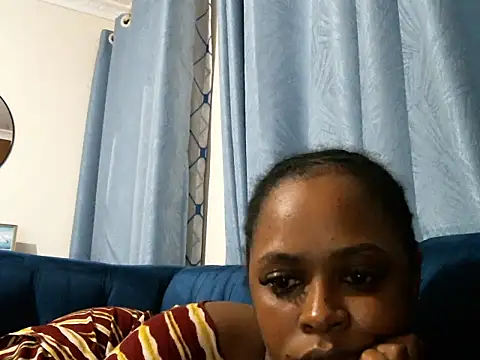 Snapshot of pretty_zii chatting on May 2026 06:04:02 PM pretty zii online show from May 2026 06:04:02 PM
