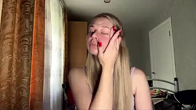 HoneysPiee online show from June 2026 10:28:02 AM