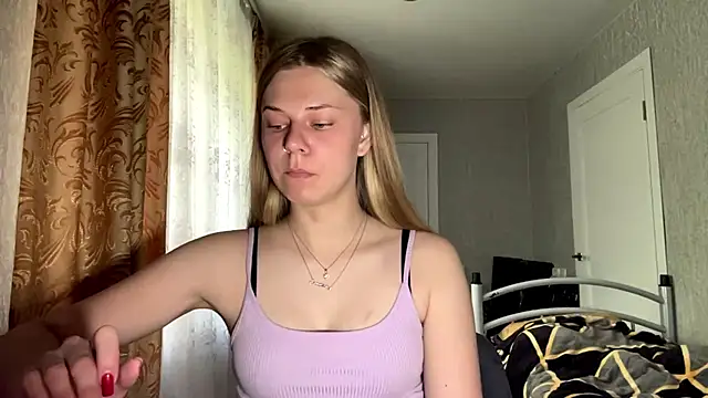 HoneysPiee online show from June 2026 10:07:01 AM