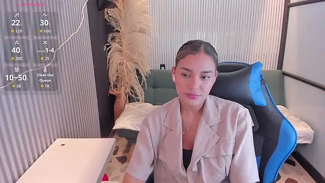 Snapshot of SophieWatson_ chatting on June 2026 02:01:01 PM SophieWatson online show from June 2026 02:01:01 PM