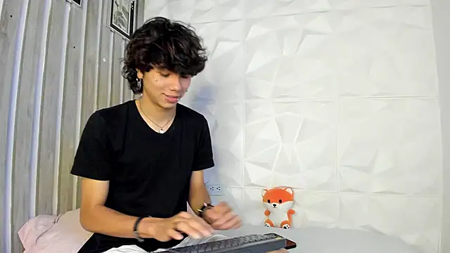 Snapshot of sckrapper chatting on May 2026 12:00:02 PM sckrapper online show from May 2026 12:00:02 PM