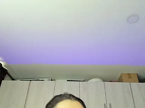 Honniewhitee  online show from July 2026 03:27:02 PM