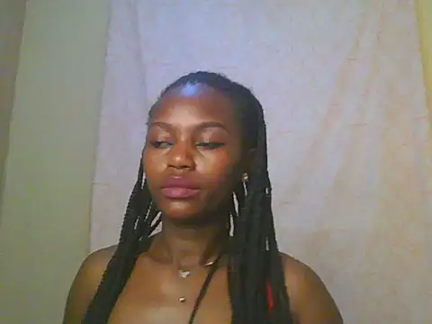Snapshot of lunahit chatting on June 2026 03:56:01 AM lunahit online show from June 2026 03:56:01 AM
