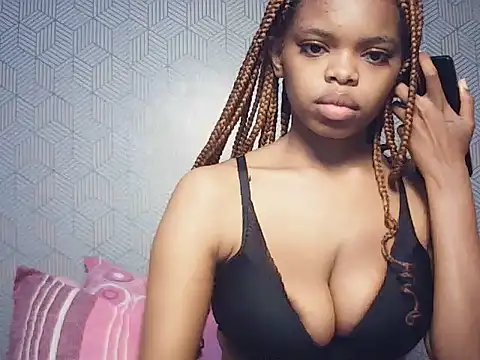 BustieLaura online show from June 2026 04:10:02 AM