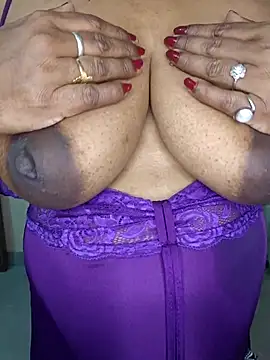 MISS-LOVEV online show from July 2026 06:32:01 PM