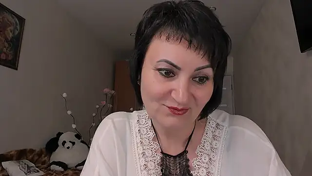 Snapshot of Helen_Beller chatting on June 2026 02:10:01 PM Helen Beller online show from June 2026 02:10:01 PM