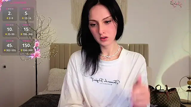 Snapshot of Little1_molly chatting on June 2026 08:43:02 PM Little1 molly online show from June 2026 08:43:02 PM