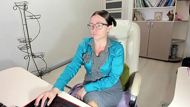 Vika73 online show from November 2025 10:13:02 AM