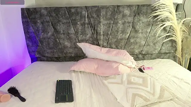 Snapshot of MadisonCollinss_ chatting on July 2026 03:03:02 PM MadisonCollinss online show from July 2026 03:03:02 PM