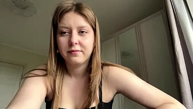 Snapshot of HeyItsAgata chatting on May 2026 10:19:02 AM HeyItsAgata online show from May 2026 10:19:02 AM