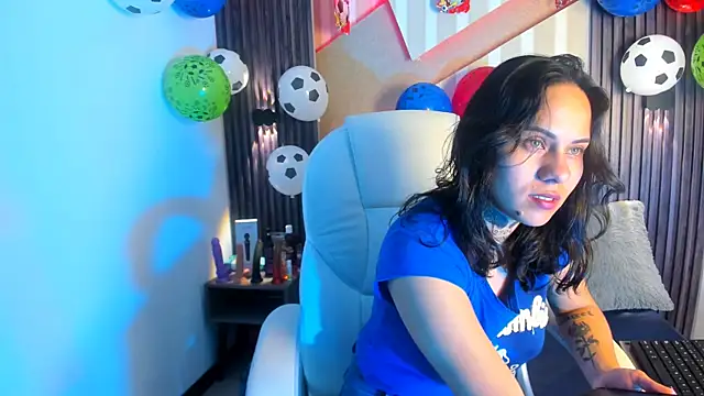 MadisonYoung000 online show from June 2026 12:58:01 PM