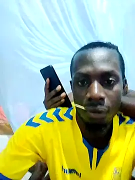 Snapshot of Lawal-Briana chatting on May 2026 07:00:02 PM Lawal-Briana online show from May 2026 07:00:02 PM