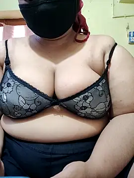 Snapshot of shaik35f chatting on June 2026 03:26:02 AM shaik35f online show from June 2026 03:26:02 AM