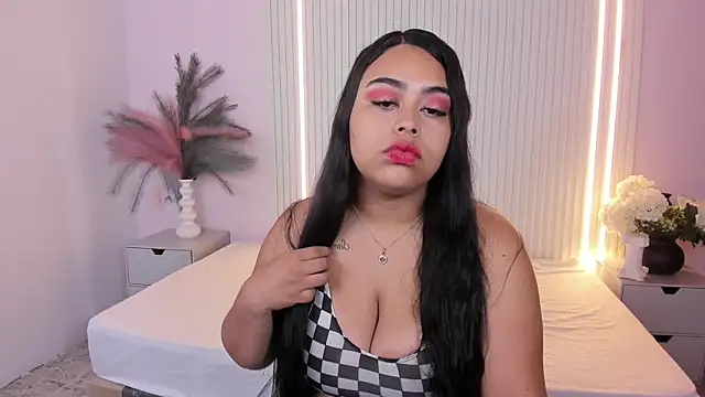 MiaLane3 online show from May 2026 11:38:01 AM