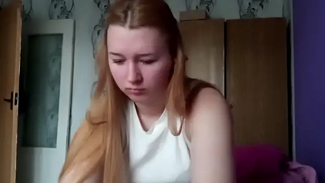 Snapshot of RaeannRoewe chatting on May 2026 05:36:01 AM RaeannRoewe online show from May 2026 05:36:01 AM