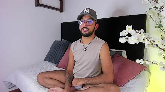 Snapshot of Paulo_Dasilva_ chatting on June 2026 08:43:01 PM Paulo Dasilva online show from June 2026 08:43:01 PM