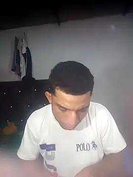 soymartinez2004 online show from May 2026 06:25:01 PM