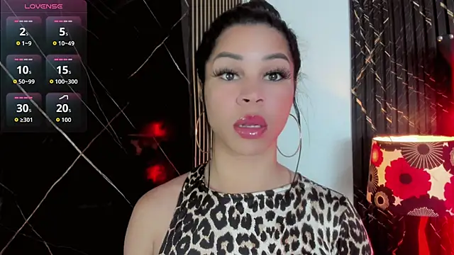 Snapshot of Nayara_K chatting on June 2026 06:07:01 PM Nayara K online show from June 2026 06:07:01 PM