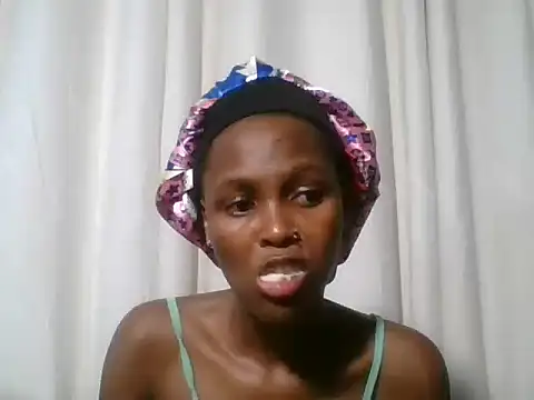 Snapshot of Sleek_petite chatting on June 2026 06:34:02 PM Sleek petite online show from June 2026 06:34:02 PM