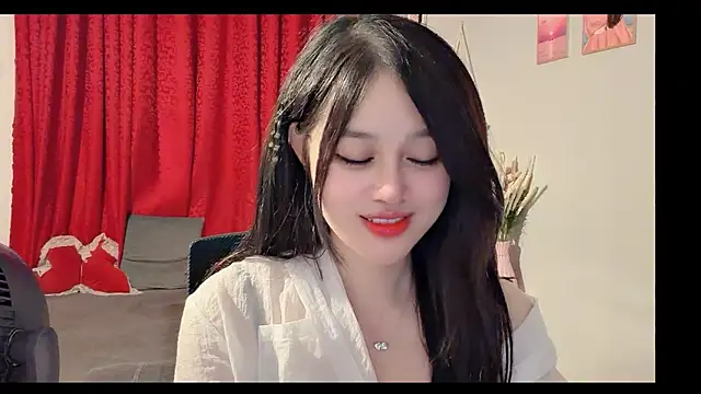 Snapshot of Bee-Cherry chatting on July 2026 06:03:02 PM Bee-Cherry online show from July 2026 06:03:02 PM