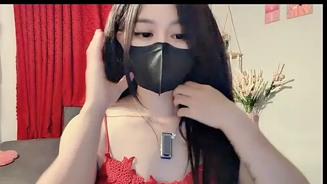 Snapshot of Bee-Cherry chatting on July 2026 07:29:02 PM Bee-Cherry online show from July 2026 07:29:02 PM