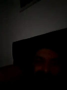 Snapshot of vahy43 chatting on May 2026 11:21:01 PM vahy43 online show from May 2026 11:21:01 PM