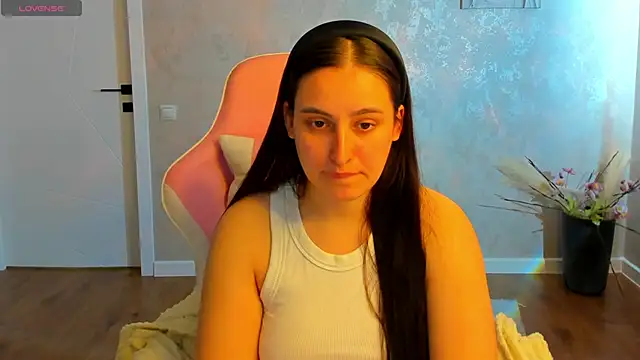 Snapshot of Elizabet_Colllins chatting on May 2026 01:57:16 AM Elizabet Colllins online show from May 2026 01:57:16 AM