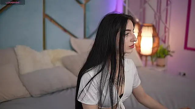 EmilyyMoon online show from June 2026 06:45:01 AM
