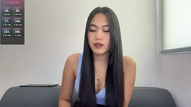 Snapshot of CozyMia chatting on May 2026 04:51:01 AM CozyMia online show from May 2026 04:51:01 AM