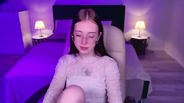 Snapshot of AlexisBliss chatting on June 2026 05:22:02 PM AlexisBliss online show from June 2026 05:22:02 PM