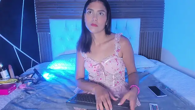 LunaRossie  online show from July 2026 12:09:01 PM