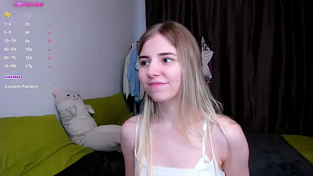 Snapshot of Honey_Lia chatting on May 2026 12:43:02 PM Honey Lia online show from May 2026 12:43:02 PM